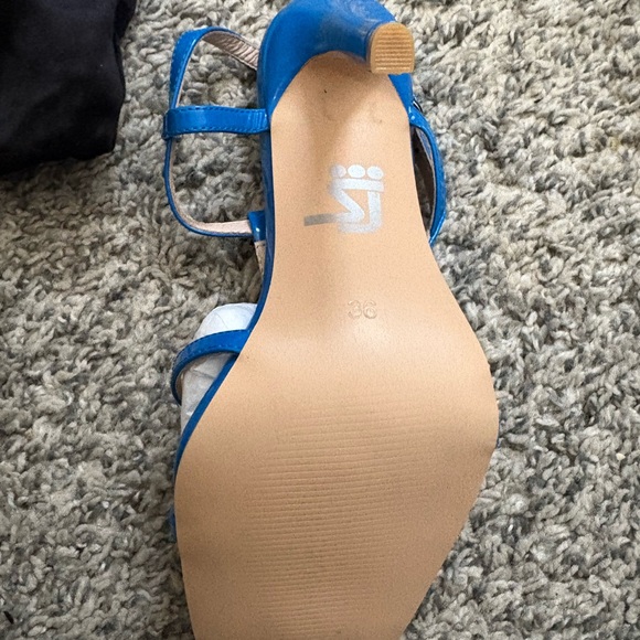 Vibrant Blue Strappy Heels with Cage Design Shane Justin - Picture 4 of 4